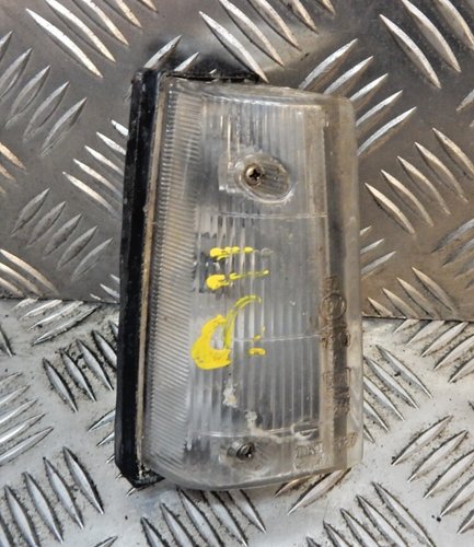 GENUINE NISSAN SUNNY II N13 1987 Front right turn light IKI 5127 IKI5127 E47211 - Picture 2 of 4