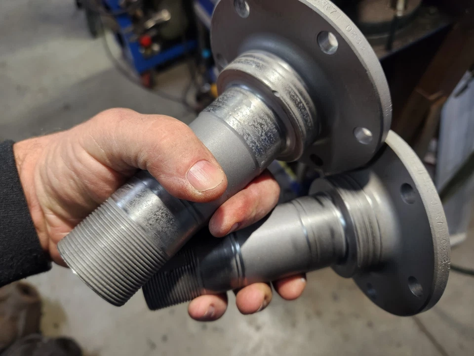 USED PAIR Dana 44IFS D44IFS TTB Spindles 80-91 Bronco/F150 4WD 4x4 - Image 2 of 4