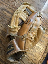 Wilson A2604 Baseball Glove Fieldmaster Hold Tite Strap Leather Grip Tite Pocket