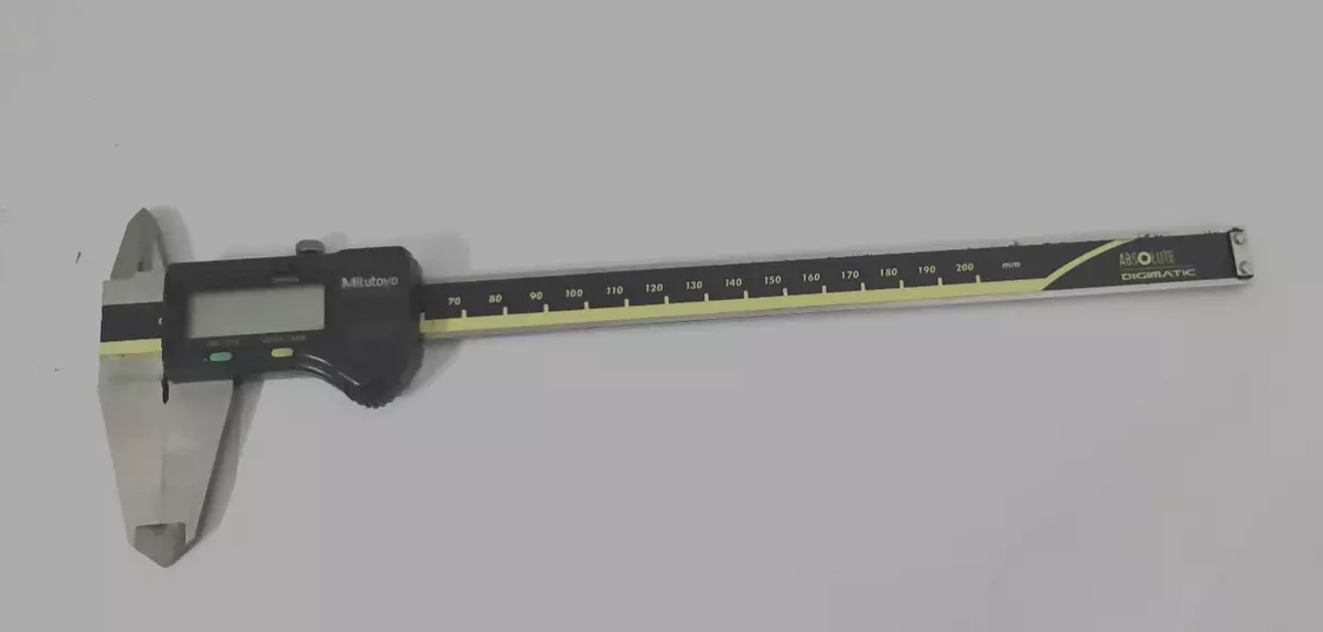 Mitutoyo ABSOLUTE 500 series digital caliper 8 CD 20DCX 500 162 20