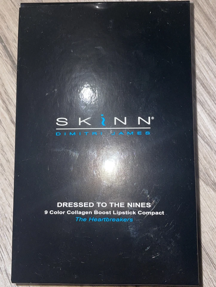 Компактная помада Skinn Dimitri James Dressed To The Nines Collagen Boost - Изображение 2 из 3