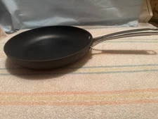 NEW Calphalon CLASSIC - ALUMINUM HARD ANODIZED 10" FRY PAN - NON STICK