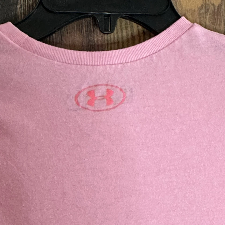Under Armour Girl's Tee Shirt Size Youth M. Heat Gear Short Sleeve Pink Logo UA - Image 4 of 4