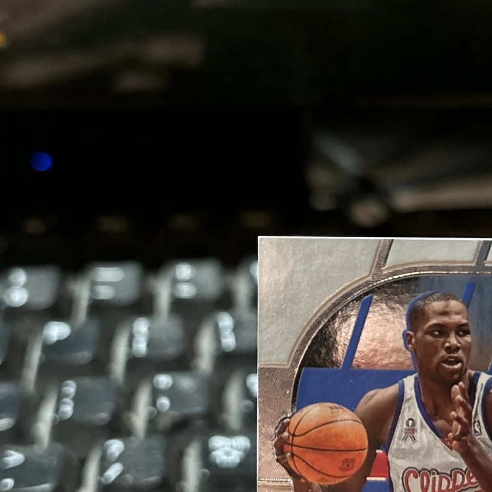 ELTON BRAND 2022-23 DONRUSS ELITE VIRADA DO SÉCULO AUTÓGRAFO AUTOMÁTICO - Imagem 3 de 4