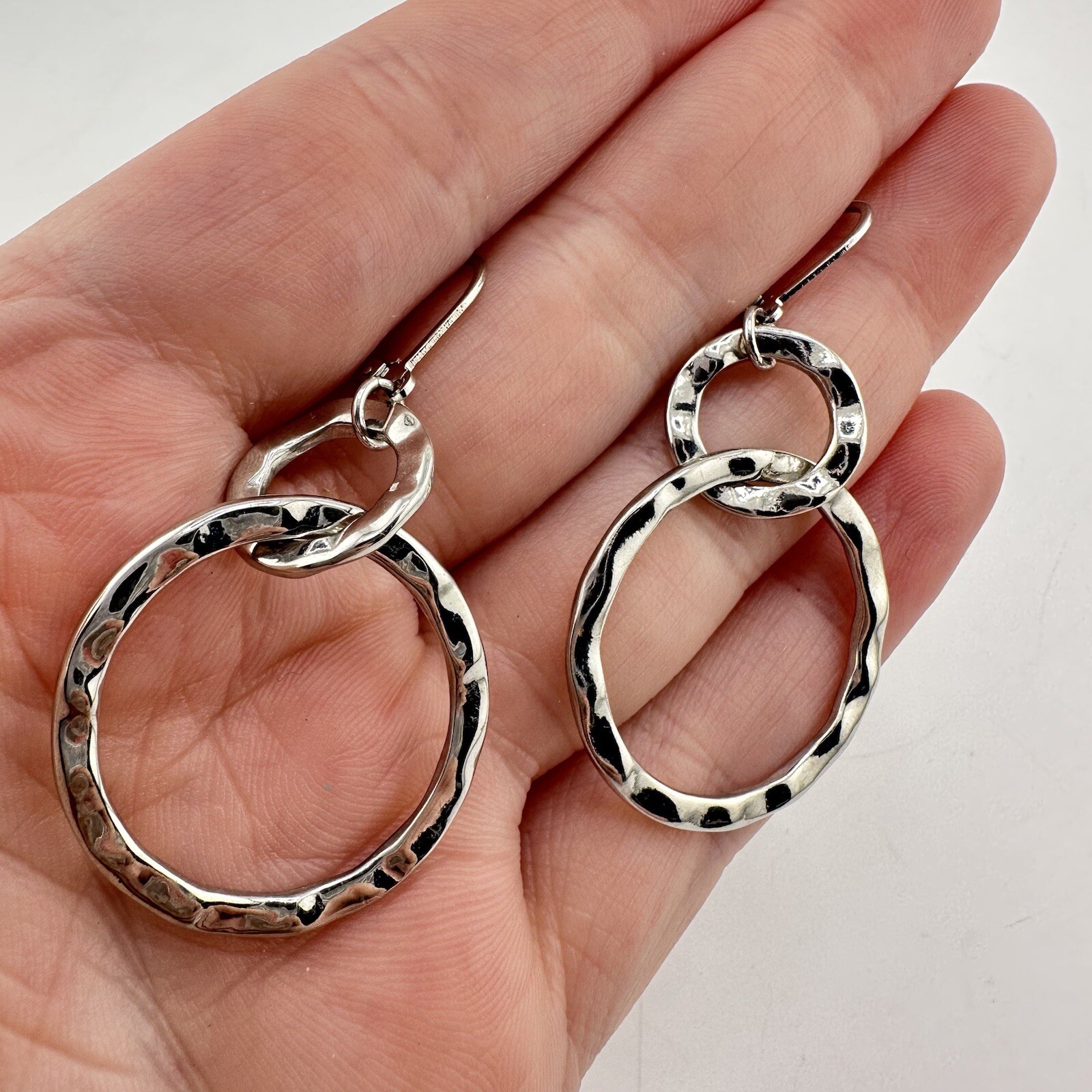 2” Silver Tone Hammered Texture Interlocking Ring… - image 3