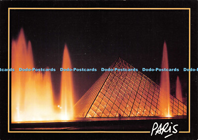 D012225 La Pyramide du Louvre la Nuit. Yannick Bouvier