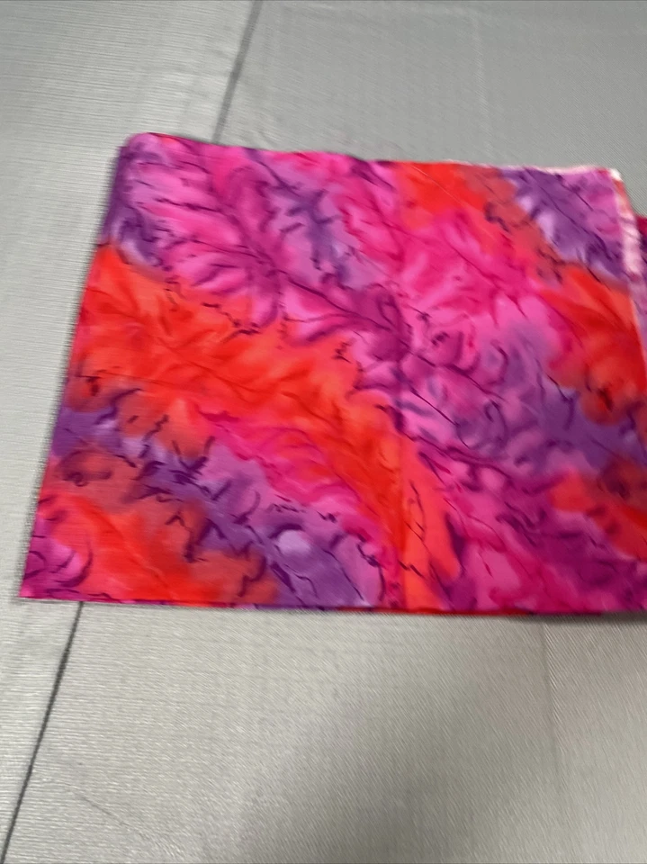 Tela 3D Tie dye rosa púrpura 2 yardas x 39 pulgadas vintage Hoffman International Foto 3 de 4