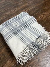 MADE IN ITALY CREAM GRAY TARTAN PLAID FRINGED THROW BLANKET VIRGIN WOOL CASHMERE