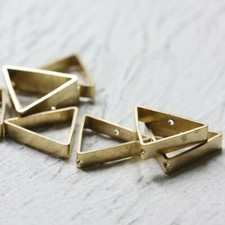 10 Pieces Raw Brass Two Holes Spacer - Triangle Bead Frame - 20x18mm CW-4272C 