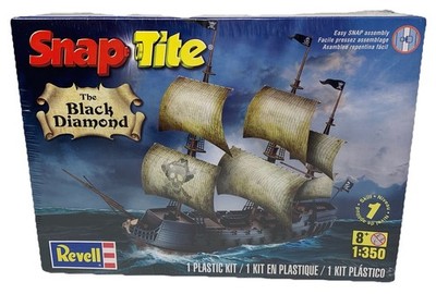 Revell SnapTite 1:350 Scale The Black Diamond Pirate Ship Model Kit 85-1971 NEW