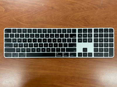 Apple Magic Keyboard A2520 with Touch ID and Keypad - Black | C1360DS