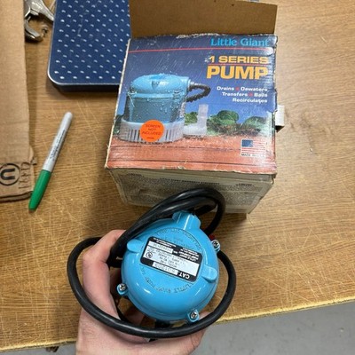 Little Giant Series 1 Submersible Pump 1-42 CAT# 501203 115V 60HZ NEW Open Box