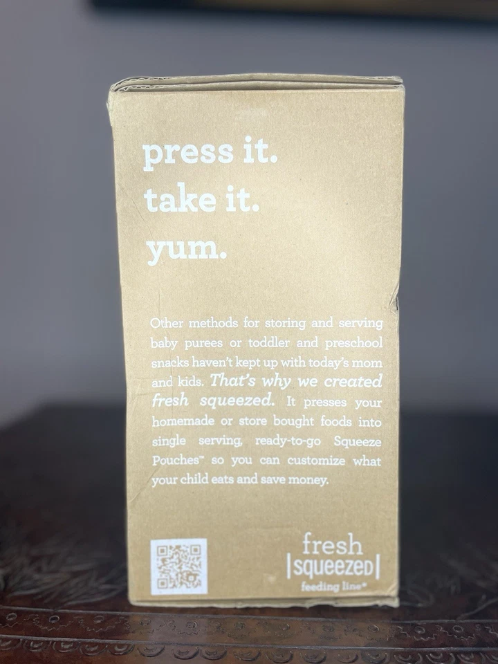 Sistema de alimentación Infantino recién exprimido con prensa y bolsas exprimidoras Foto 3 de 4