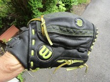 Wilson A440 black fast pitch baseball softball Glove for RHT good