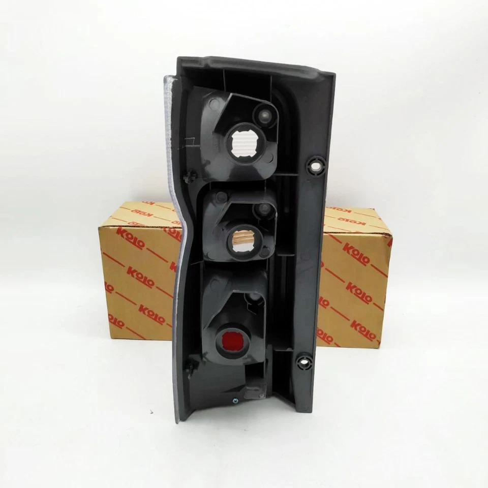 Lâmpada traseira direita direita sem lâmpada para Nissan Urvan Caravan E25 2002-2011 - Imagem 4 de 4