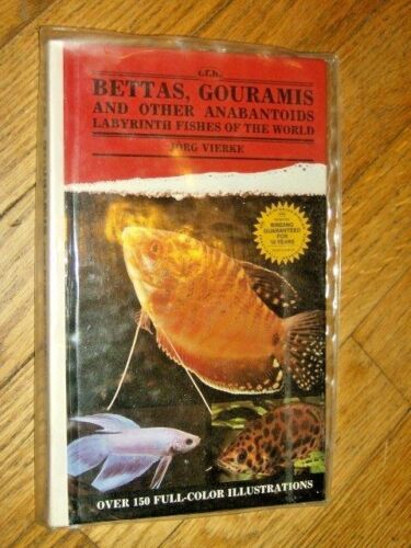 BETTAS , GOURAMIS AND OTHER ANABATOIDS : Labyrinth Fishes of the World, NEW - Afbeelding 1 van 12