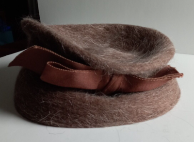 Vintage Women\'s Brown Fur Hat by Woolf Brothers Union Made W/ Hair Combs Brown, Woolf Brothers, Vintage Ladies Hat. Pre-Owned. | eBay main image 2