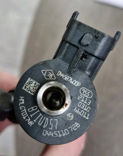 Renault 2.0 DCi 0445110728 Einspritzdüse (gebraucht Original OEM) - Bild 2 von 3