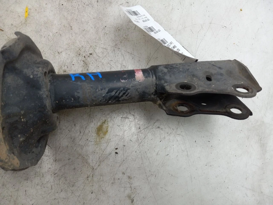 03 04 05 TOYOTA ECHO PUNTAL DERECHO PASAJERO DELANTERO Foto 2 de 4