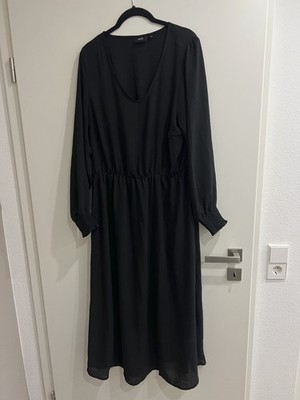 Zizzi Midikleid Schwarz mit Gummizug und Smok-Ärmeln, Größe S-M