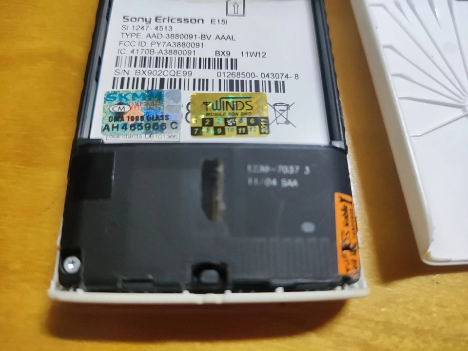 Sony Ericsson Xperia X8 E15i - Used HandPhone with battery. not working - Image 2 of 4