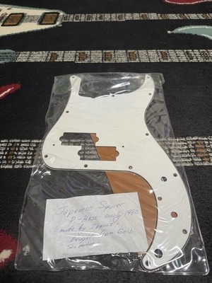 Squier 1982 Precision Bass Pickguard