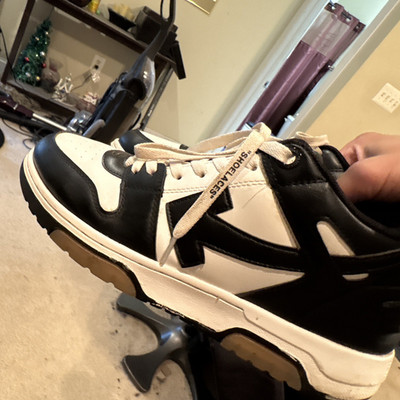 Off-White Arrow Men s Mid Top Leather Colorblock Lace-Up Sneakers Black/White