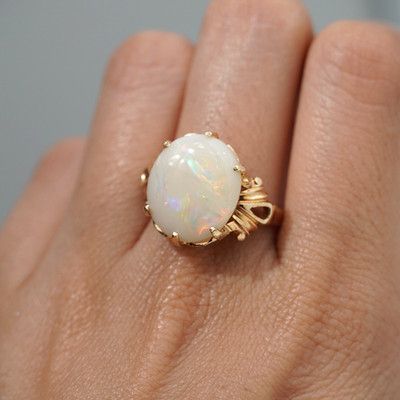 Vintage Large 4.35ct Australian Solid White Opal 10K Gold Cocktail Ring O / 7