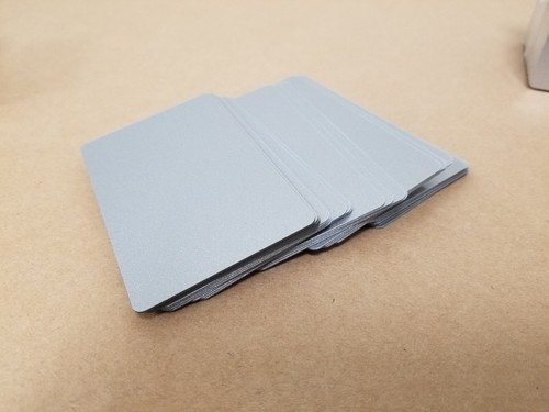 Tarjetas de PVC metálico plateado en blanco, CR80,30 mil, tamaño de tarjeta de crédito - EE. UU. - paquete de 100 - Imagen 6 de 6