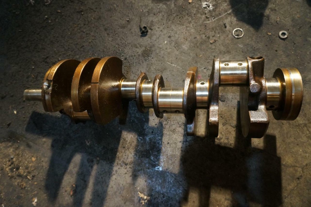 メルセデス・ベンツ　W107 SL 126 464 0017 OEM Mercedes R107 W107 M117 Crankshaft Crank Assembly 76-80