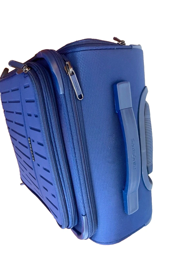 New Samsonite 20” Carry-On Spinner luggage suitcase USB Port 4 wheels travel bag - Image 4 of 4