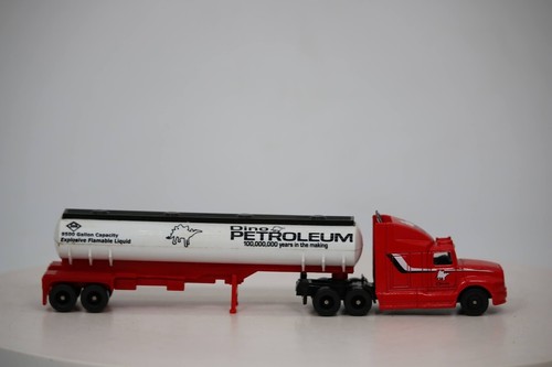 Maisto Highway Hauler Dino Petroleum Tanker Ford Aeromax Semi-Truck 1:64 Scale - Picture 8 of 12
