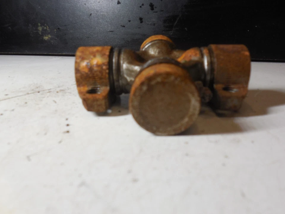 Junta en U 5-2000X compatible con Olds 1941-52 todos Pontiac 1941-55 todo excl. 1953 con camuflaje PF Foto 2 de 4