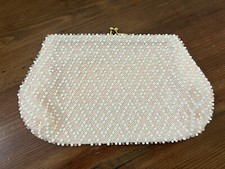 Vintage Lumured Corde Beaded Kiss Lock Hand Purse