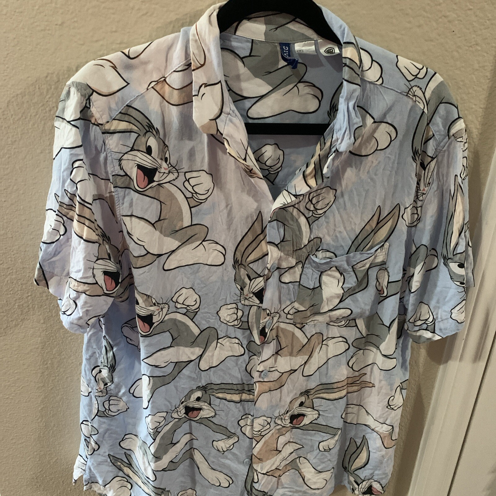 Bugs Bunny Button Down Shirt Size Large - image 1