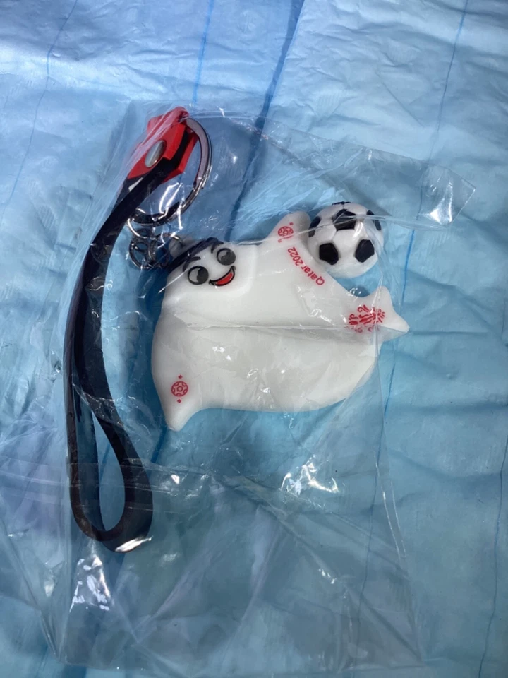 Llavero La'eeb Copa Mundial FIFA Qatar 2022 nuevo en paquete precintado Foto 3 de 3