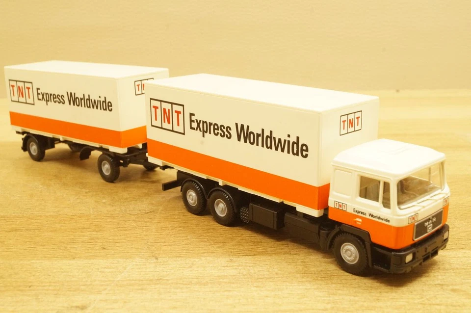 Ho 1:87 WIKING 574 01 42 Man F 90 Scambiare il Corpo Rimorchio " tnt Express " - Immagine 2 di 4