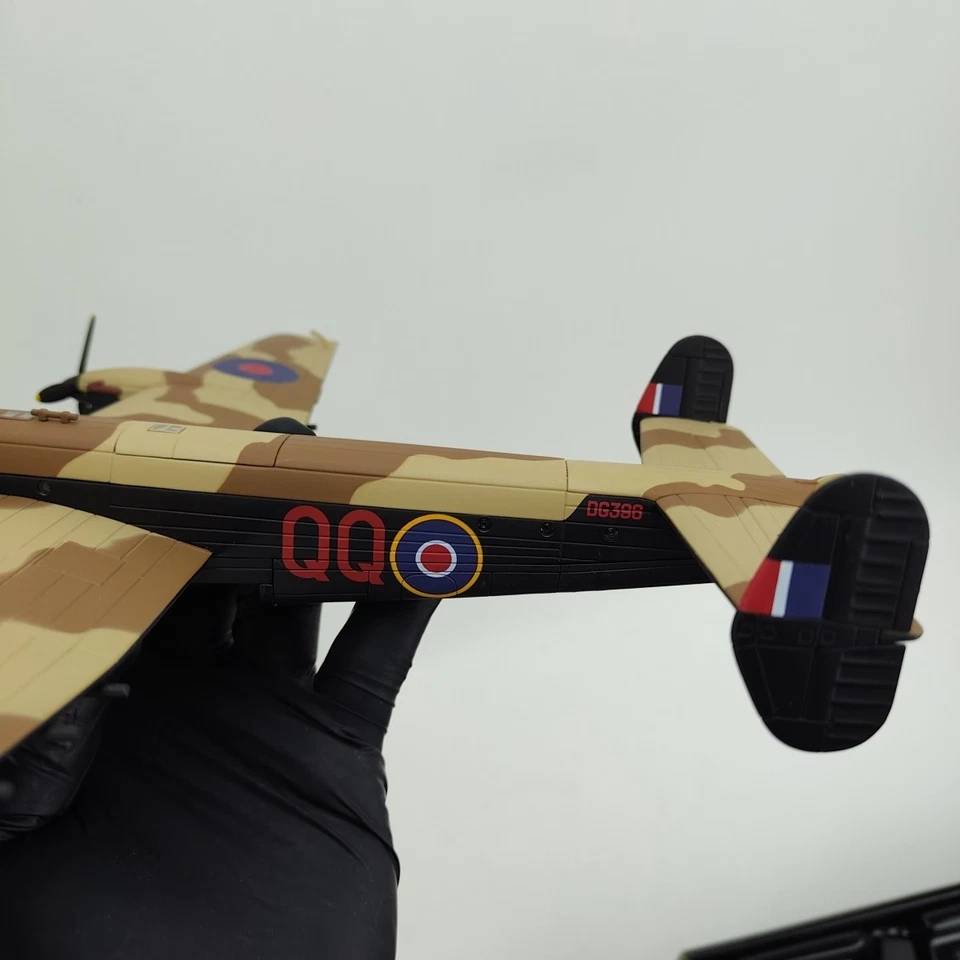 CORGI 1:72 HP Halifax AV RAF 295 Squadron Operation Elaborate June 1943 AA37203 - Image 4 of 4