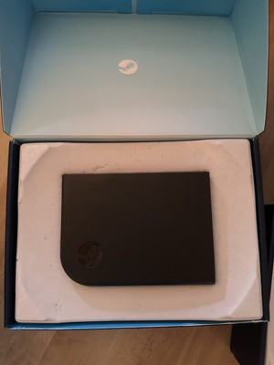 Steam Link Modell 1003 mit Controller