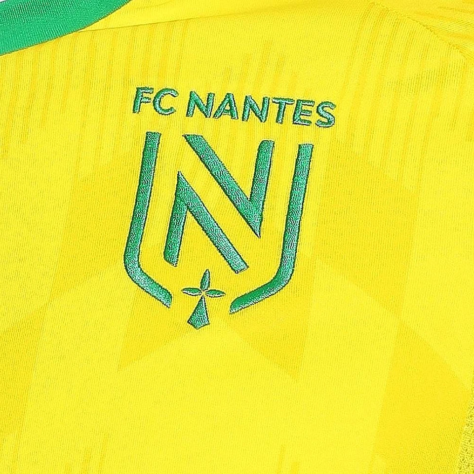 Maillot Macron FC Nantes Taille M Homme Jaune Neuf et Authentique - Photo 2/2