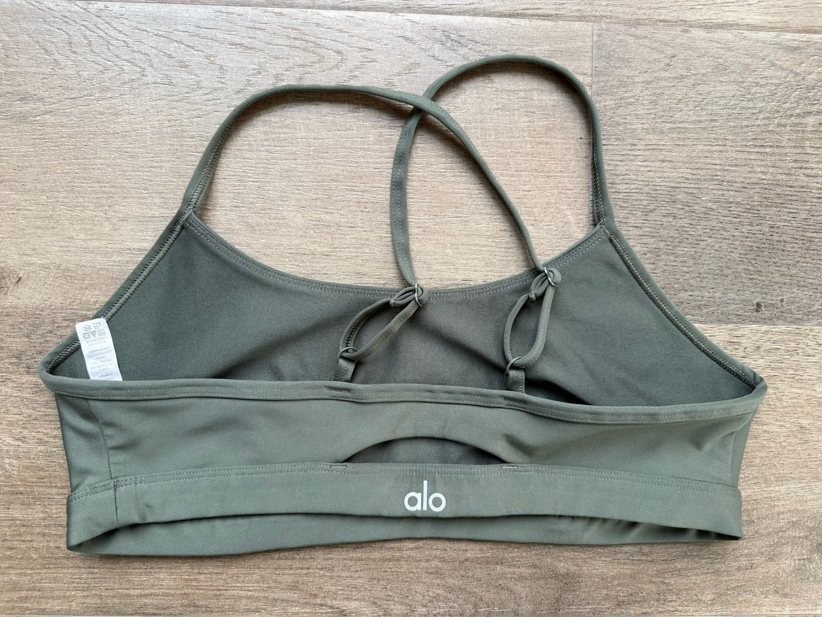 alo-yoga airlift intrigue tank-bra
