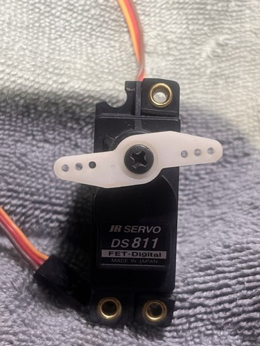 JR Propo DS811 Digital FET Servos 3 Count - Picture 2 of 2