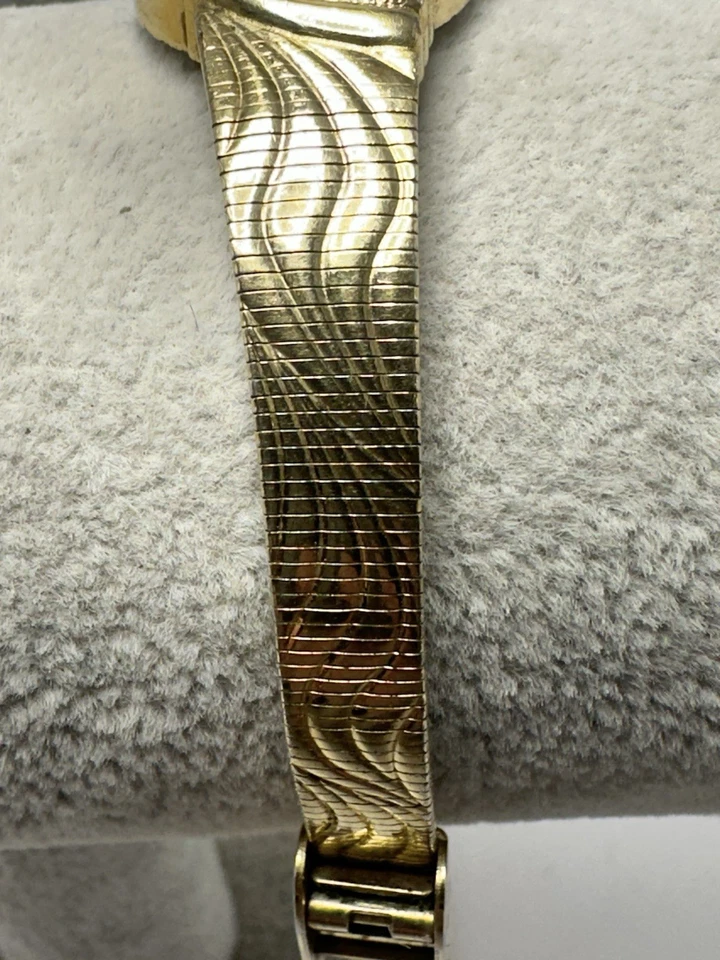 Waltham Diamond W050-007 Nova Bateria Relógio Feminino 19MM 6" Vintage Tom Dourado K34 - Imagem 4 de 4