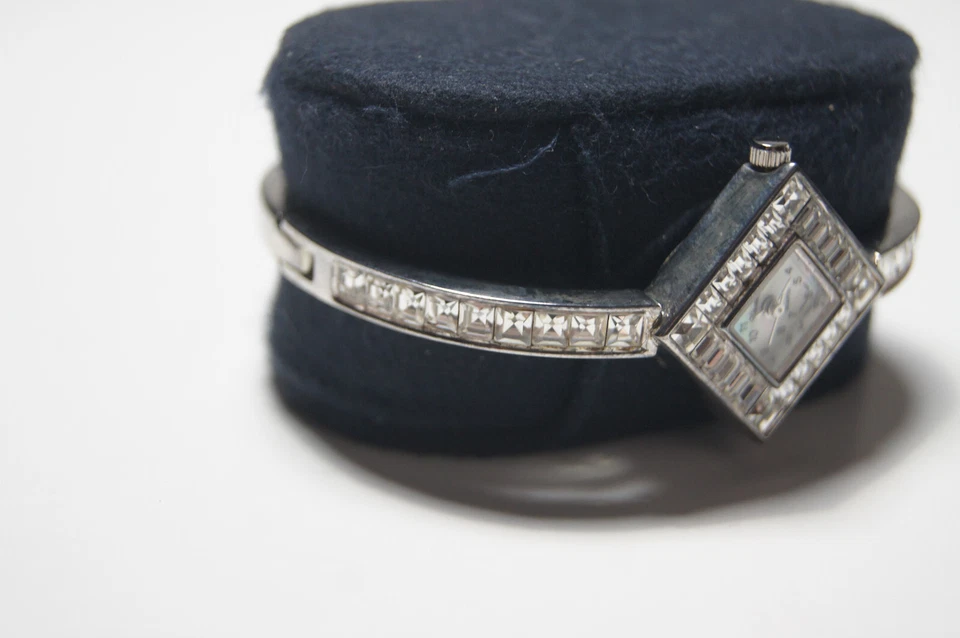 Xanadu Reloj Mujer Cuarzo Correa Plateada con Joyas Cara Perla Blanca Foto 3 de 4