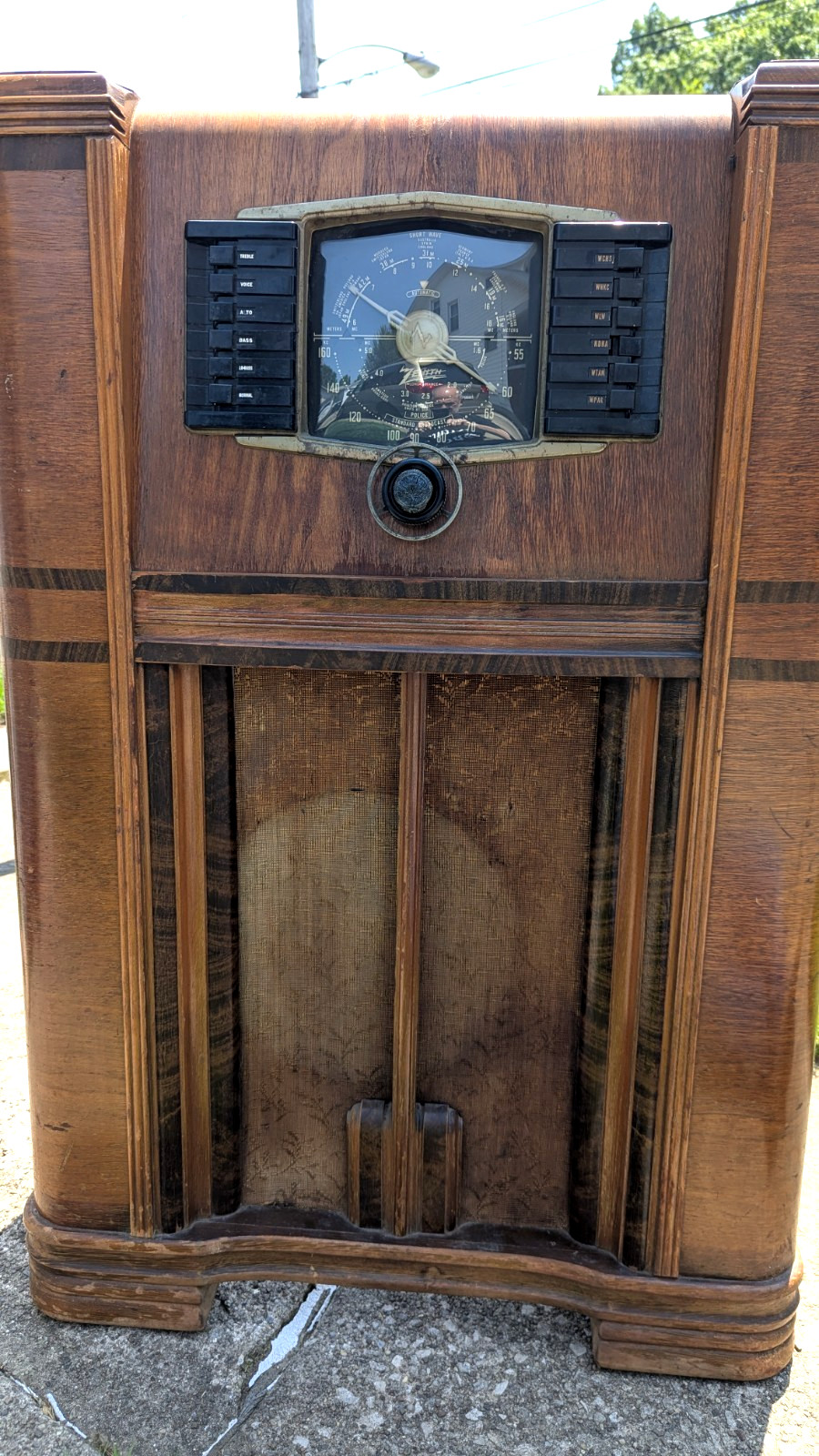 Vintage 1942 Zenith 10-S-669 Console Tube radio Works Rare!!