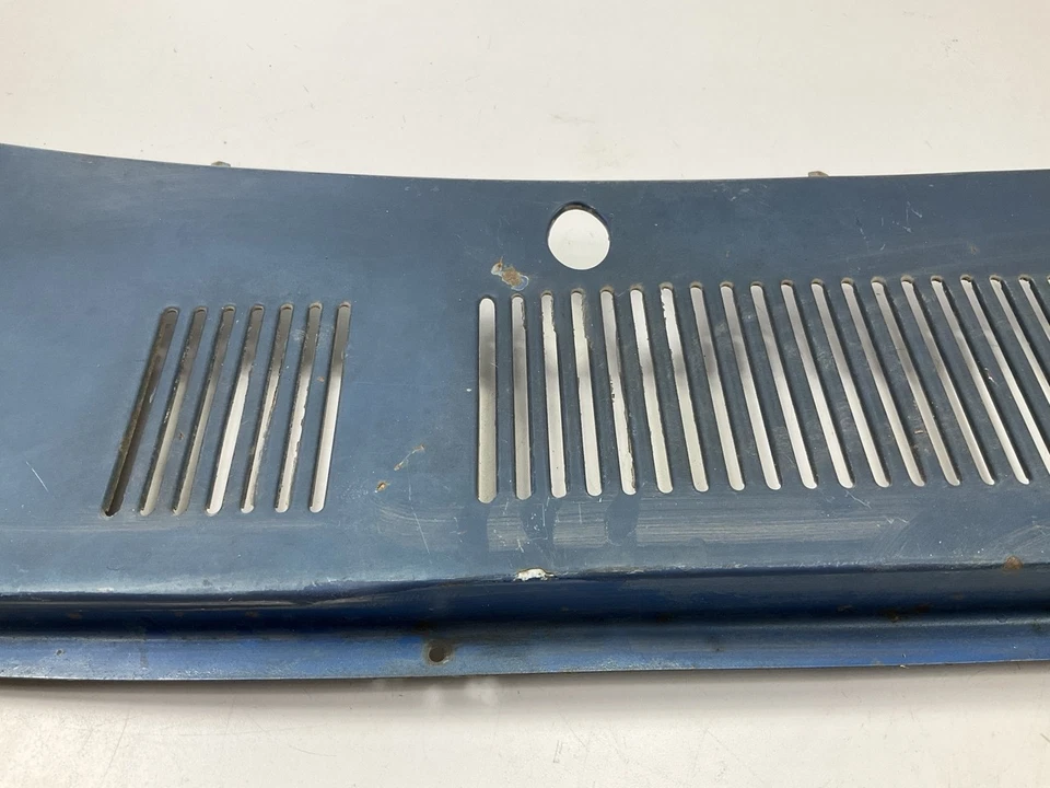 USADO - Panel de ventilación de la cubierta del parabrisas inferior OEM para Datsun 240z 260z 280z 1970-1978 Foto 3 de 4