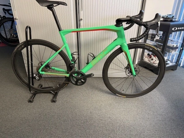 BMC Roadmachine One, grün, Shimano Ultegra, Größe 56, DT Swiss Laufräder