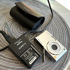 Panasonic LUMIX Compact Digital Camera 10.0MP 3x Zoom Silver w/ Case & Charger