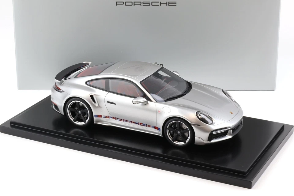 1:18 Spark Porsche 911 992 Turbo Sonderwunsch First Turbo Argento WAP DEALER - Immagine 2 di 4