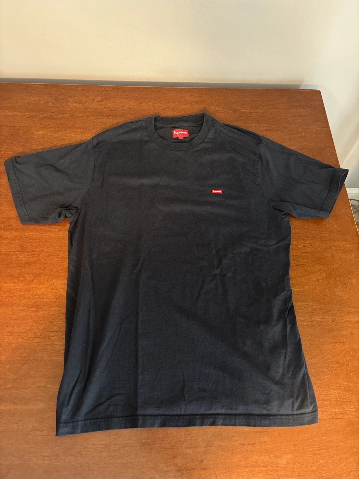 Tee shirt Supreme avec logo petite boîte, bleu marine, taille L